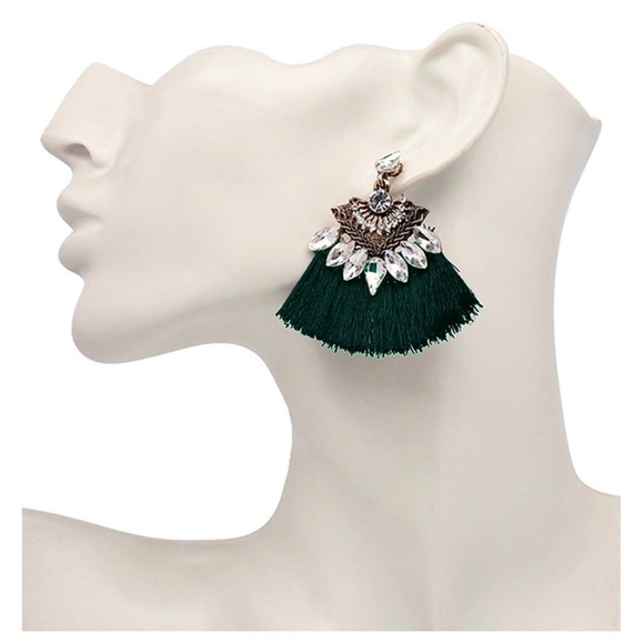 Amazing Black Boho Tassels Earrings NWT - Picture 2 of 4